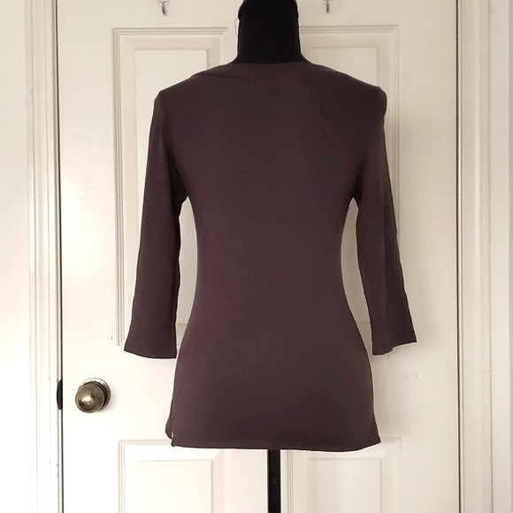 NWOT. Express Lyocell/Spandex 3/4 sleeveless top w/V-Neck beads/Sparkling design - Picture 2 of 4